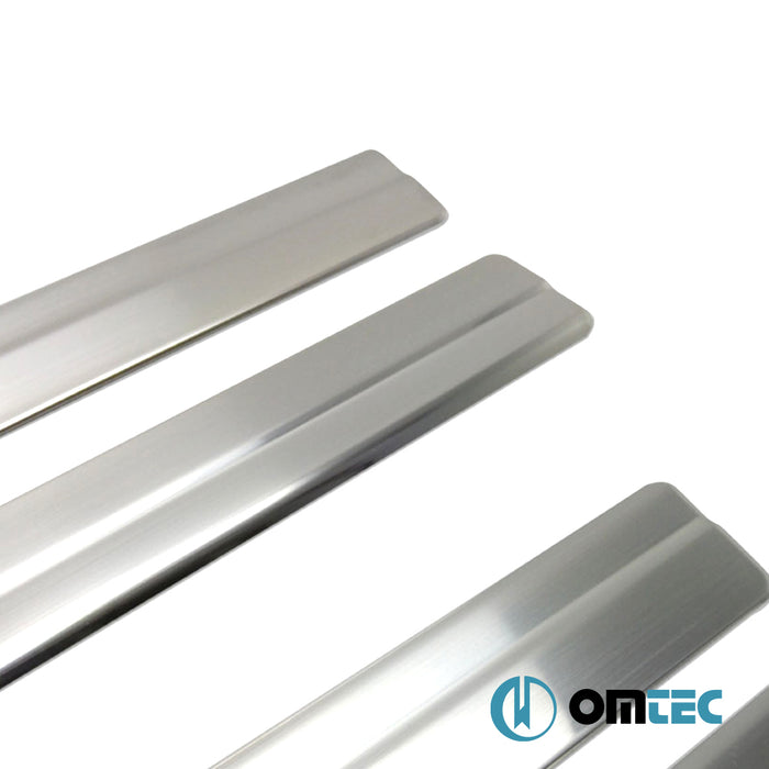 Seuil de porte - Norm : Baguettes chromées en inox - 4 Pièces - Ford Focus - HB 5D III  - (2011-2018)